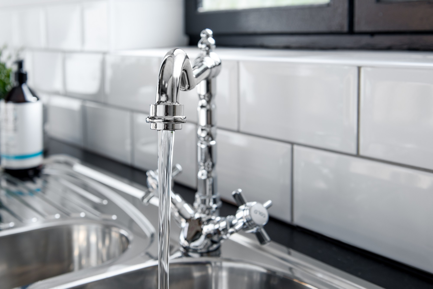 How to Repair a Single-Handle Kitchen Faucet
